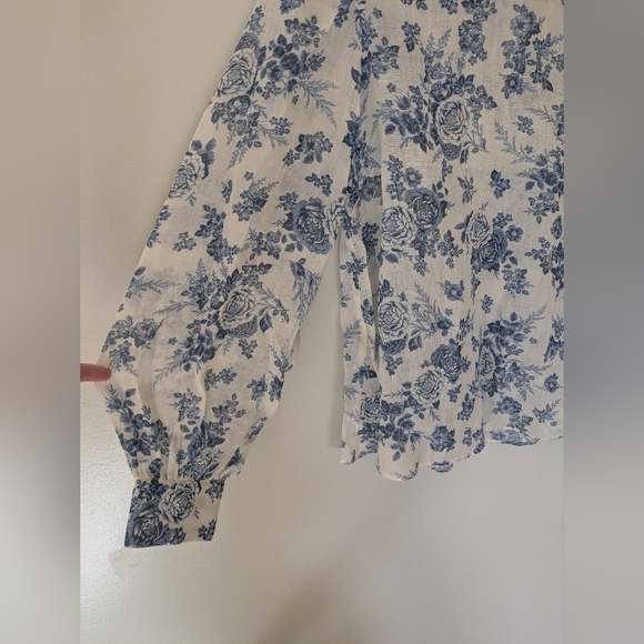 Cami NYC Vivi Boxy Floral Blouse Stonewash Floral Ramie White Blue Medium - Picture 6 of 12